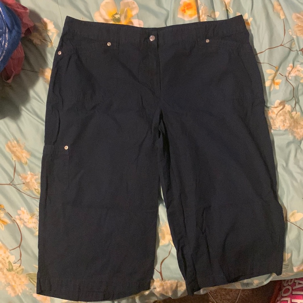 Navy blue Bermuda/capris size 16